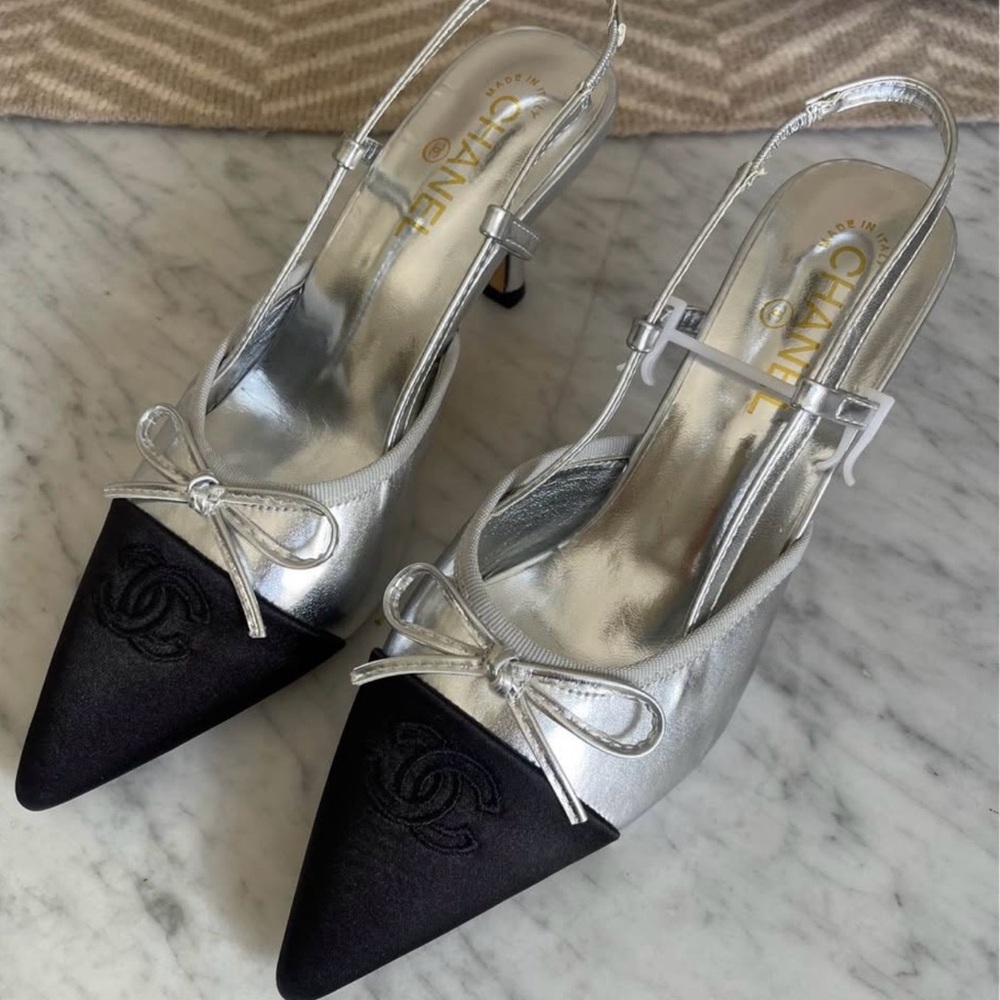 CHANEL size 7 Silver and Black Slingback Heels pumps